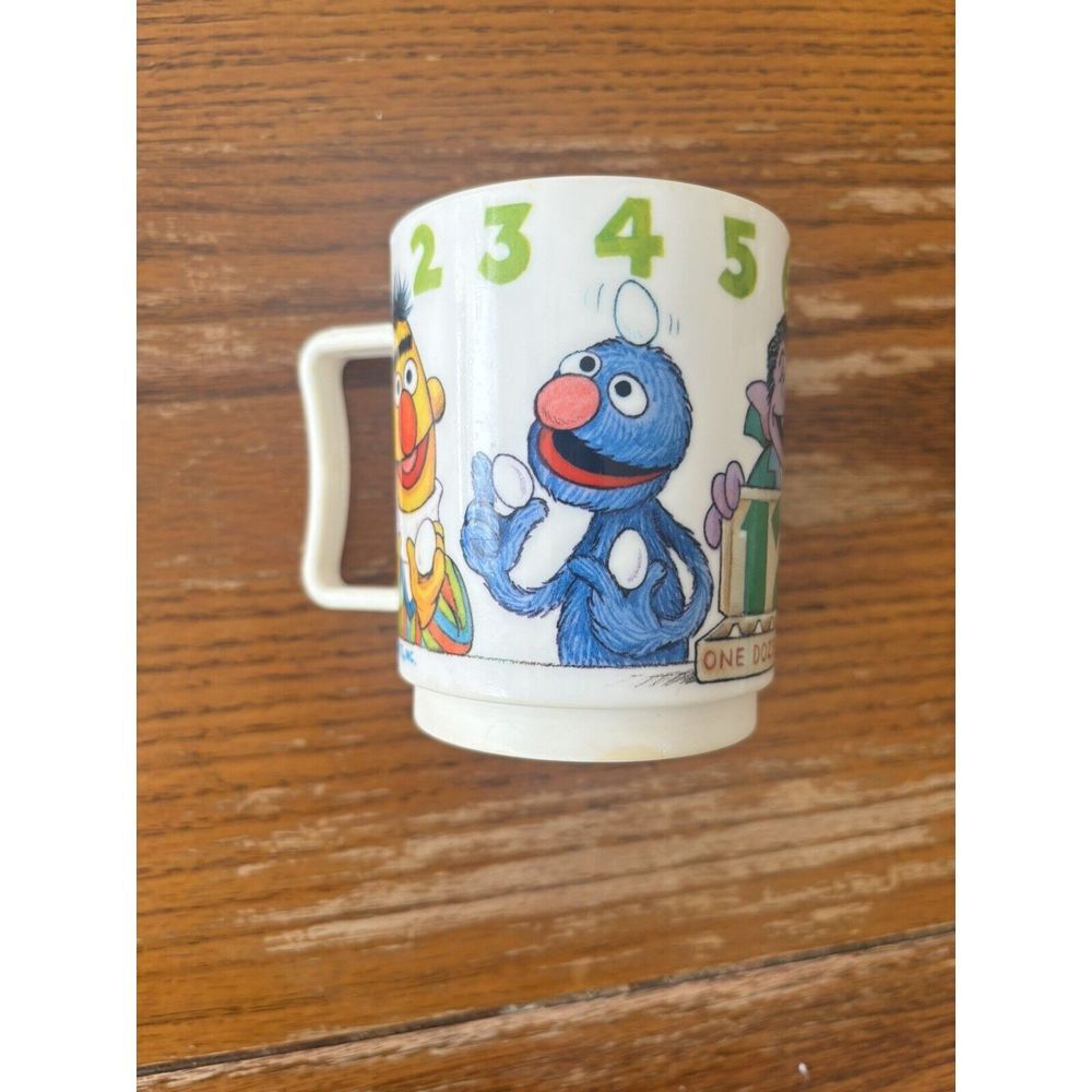 Vintage Muppets Sesame Street Plastic Counting a Dozen Eggs Cup Mug by Peter Pan